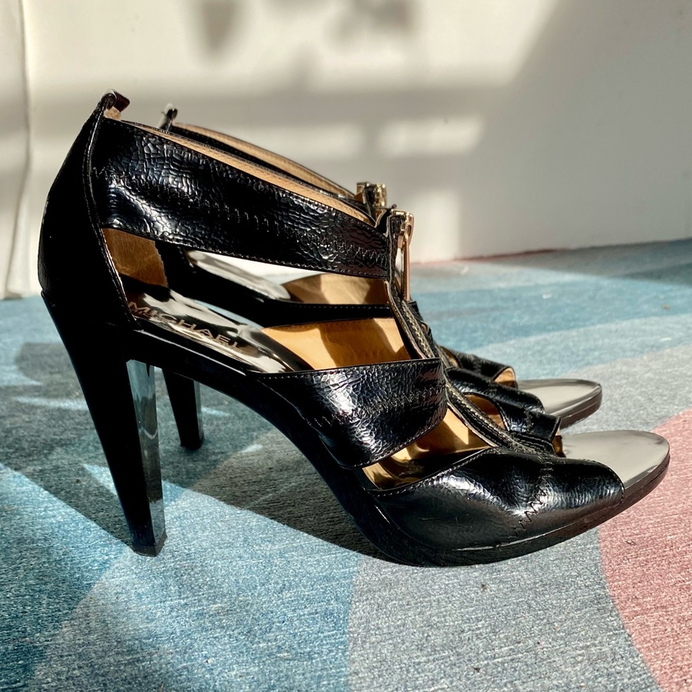 Michael Kors “Berkley” Patent leather T strap sandal, very sexy!